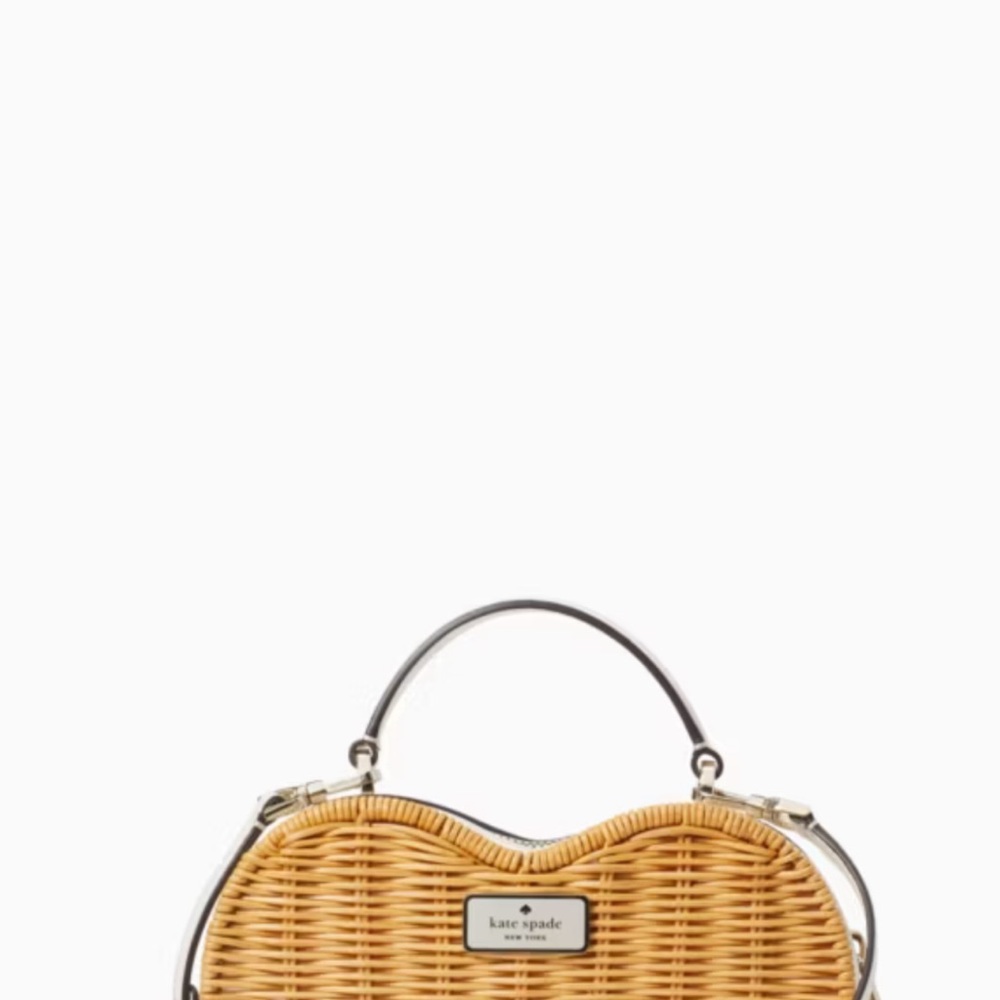 Heart-Shaped Wicker Crossbody Bag - Picture 2 of 5